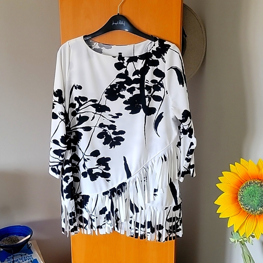 IC , blouse,